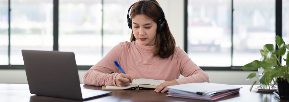 The Role of a Proofreader in Transcription